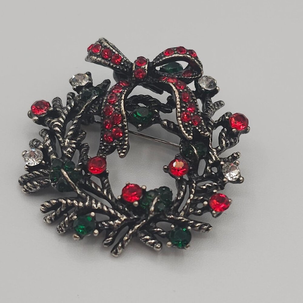 VTG Christmas Brooch 2PC Set Dark Silver Tone Red Green Tree Wreath Holiday Joy - Picture 5 of 16